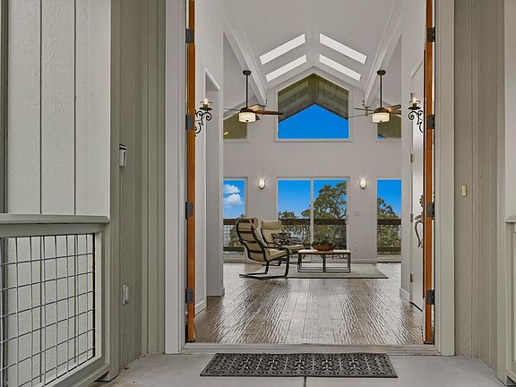 3rd image of 31000 Pine Mountain Road