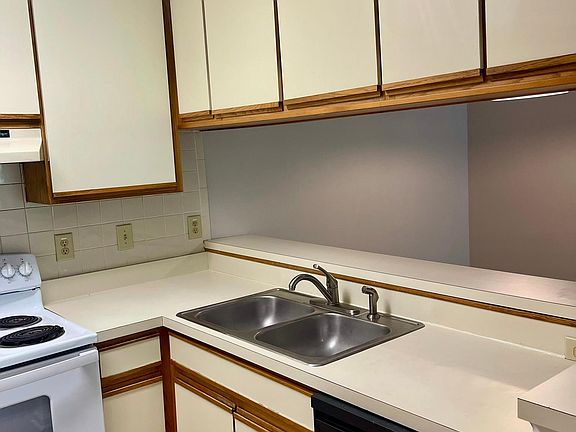 5th image of 3959 Horse Run Gln APT 301