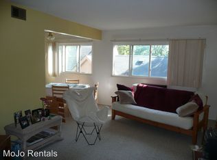 105 13th Ave S #12, Hopkins, MN 55343