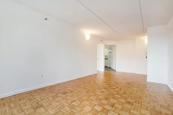 Rented by Bond New York | media 5