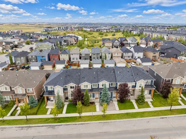 834 W Nolan Hill Blvd NW, Calgary, AB T3R 0W1