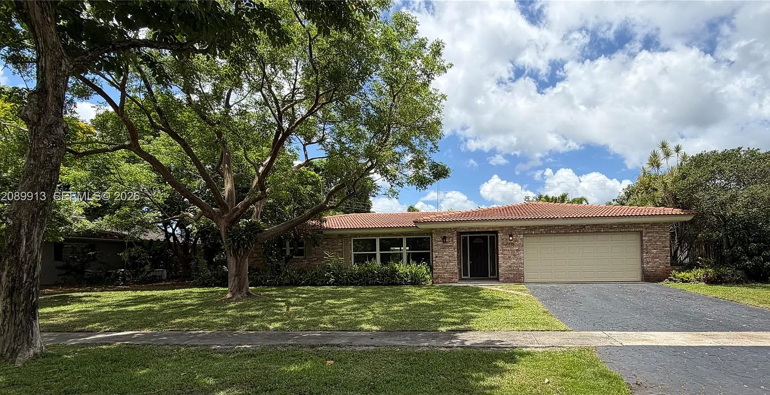4 bed, 2.0 bath, 2110 sqft, $4,700 — Photo 1