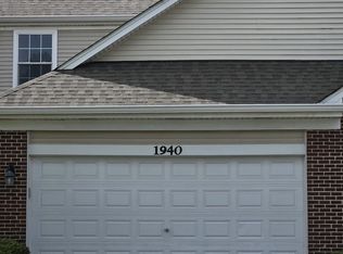 1940 Golden Gate Ln, Naperville, IL 60563