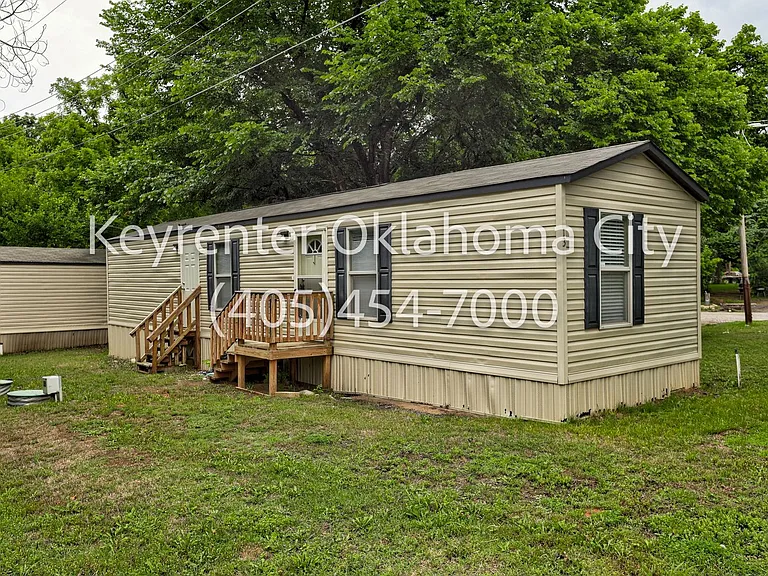 3508 N Douglas Blvd #13 — Photo 2