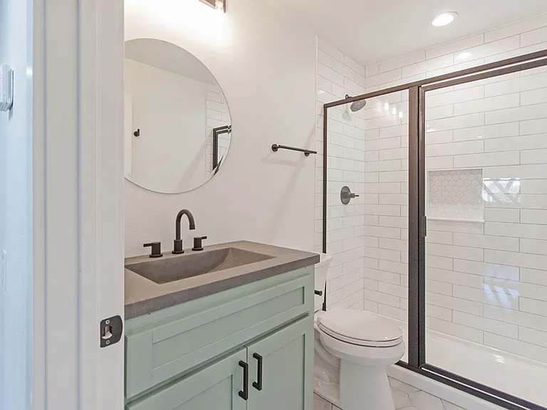 400 W Poplar St #D — Photo 14