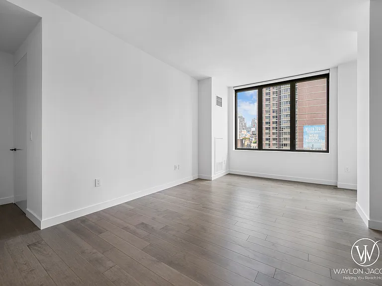101 W 24th St #16H — Photo 4