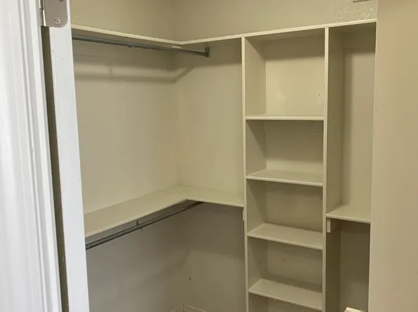 4359 W New Bridge Rd, Fayetteville, AR 72704