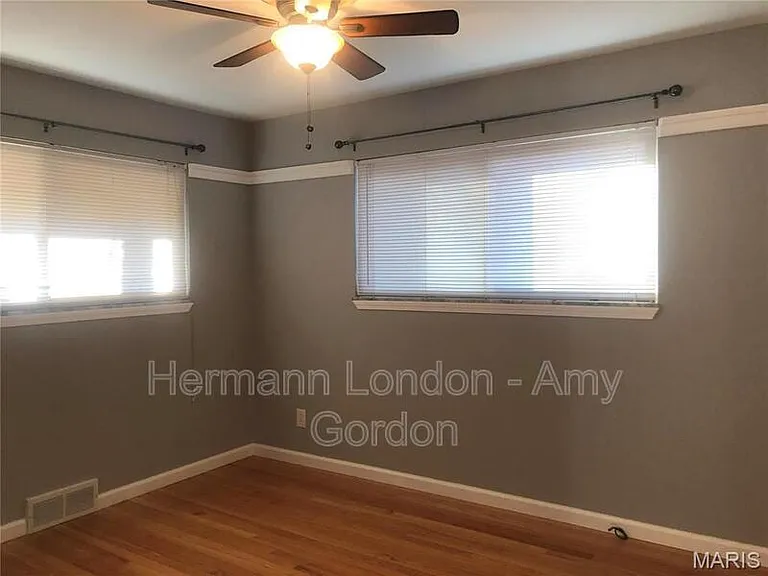 10729 Waycroff Dr — Photo 11