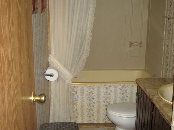 5th image of 10607 Bennett Dr