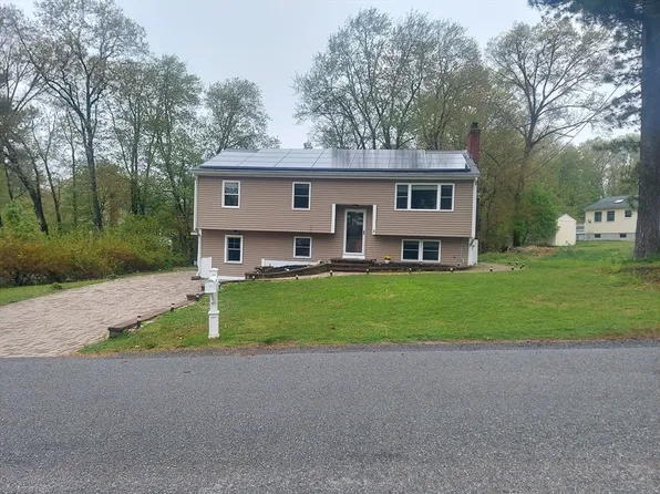 3 Westchester Dr, Milford, MA 01757