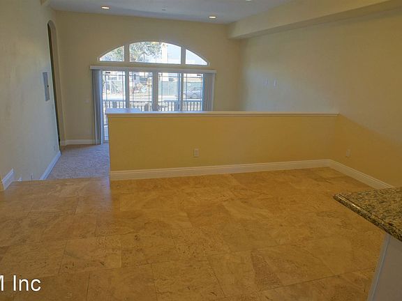 4th image of 906 N Catalina Ave