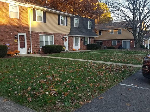 5th image of 3040 Williamsburg Dr APT 1