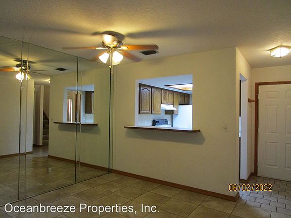 4th image of 367 W Castlewood Ln