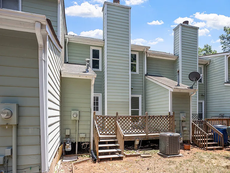 516 Caprice Ct — Photo 9