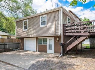 1416 1/2 Charlotte St, Pekin, IL 61554