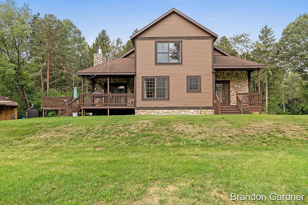 13324 Hickory Rd, Fruitport, MI 49415 Zillow