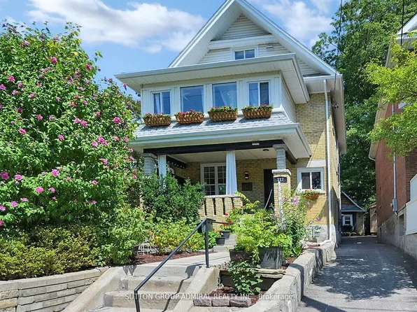 117 Bellhaven Rd, Toronto, ON M4L 3J9