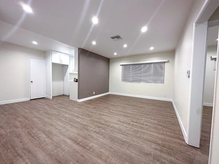 4904 Tujunga Ave #7 — Photo 1