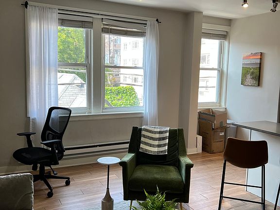 5th image of 511-511 W Belmont Ave #338