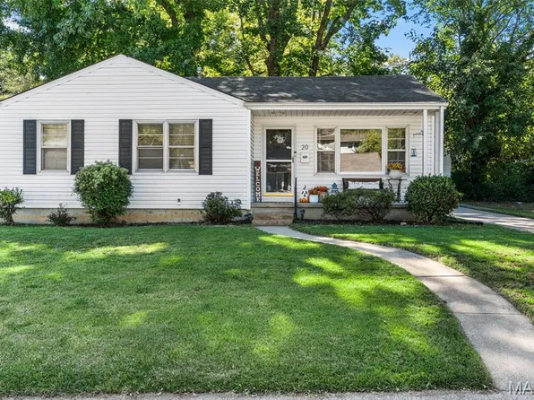 20 Woodlawn Dr, Saint Charles, MO 63301