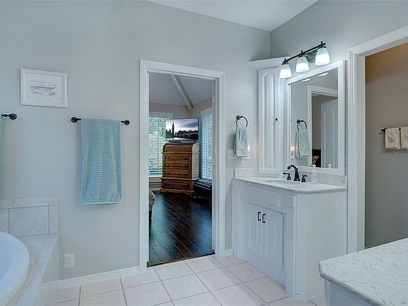 5th image of 764 Richmond Ln