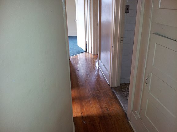 4th image of 14353 Mettetal St