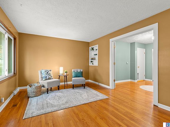 5th image of 6834 Leighton Ave
