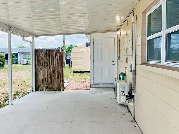 2nd image of 1120 Vineyard St #1