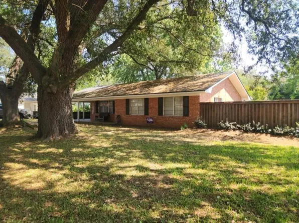 1001 Loren Ave, Natchitoches, LA 71457