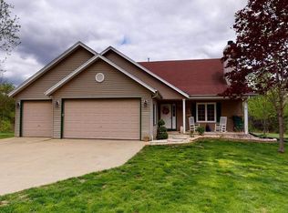 N6176 Jefferson Rd, Johnson Creek, WI 53038