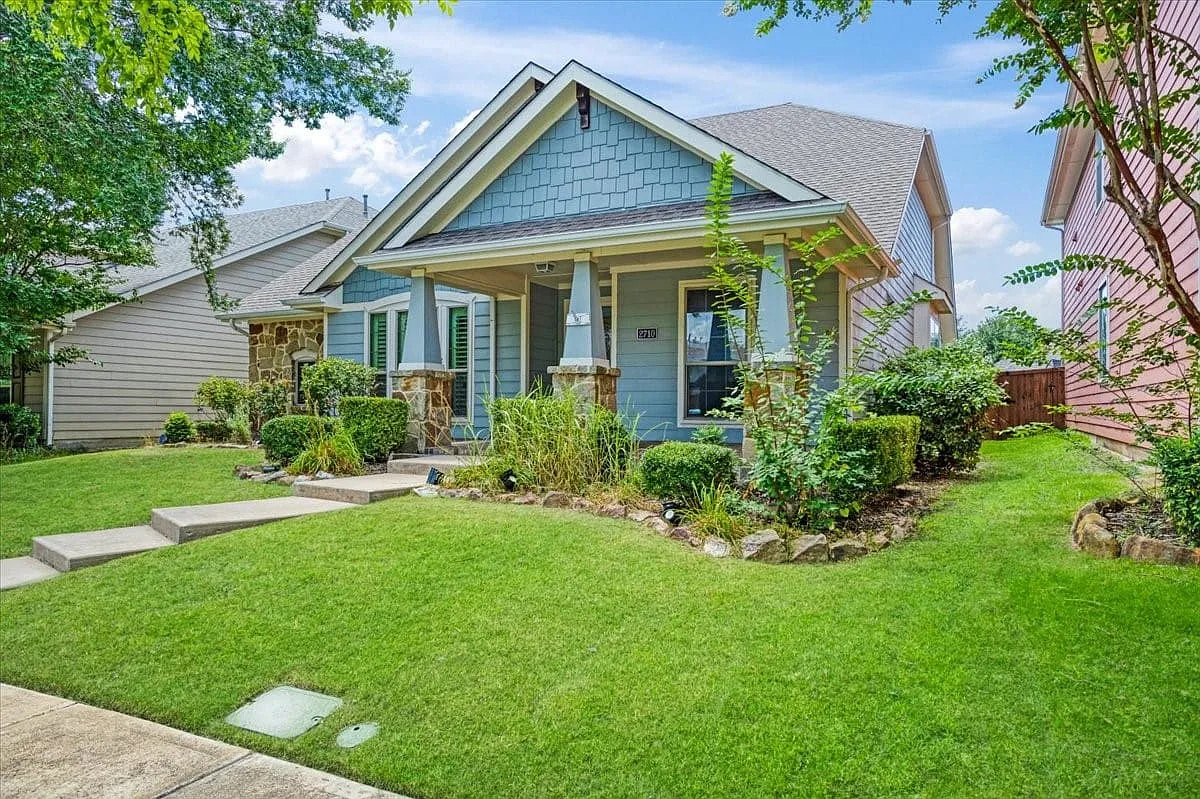 3 bed, 2.0 bath, 2132 sqft, $2,300 — Photo 3