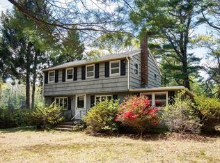 8 Old Beach Rd, Plymouth, MA 02360