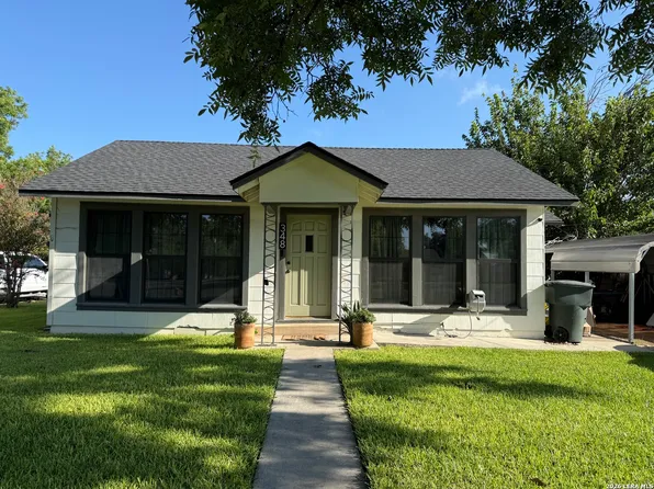 348 MULBERRY ST, Uvalde, TX 78801