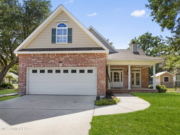 501 General Pershing Ave, Ocean Springs, MS 39564
