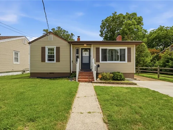 124 Cambridge Pl, Hampton, VA 23669