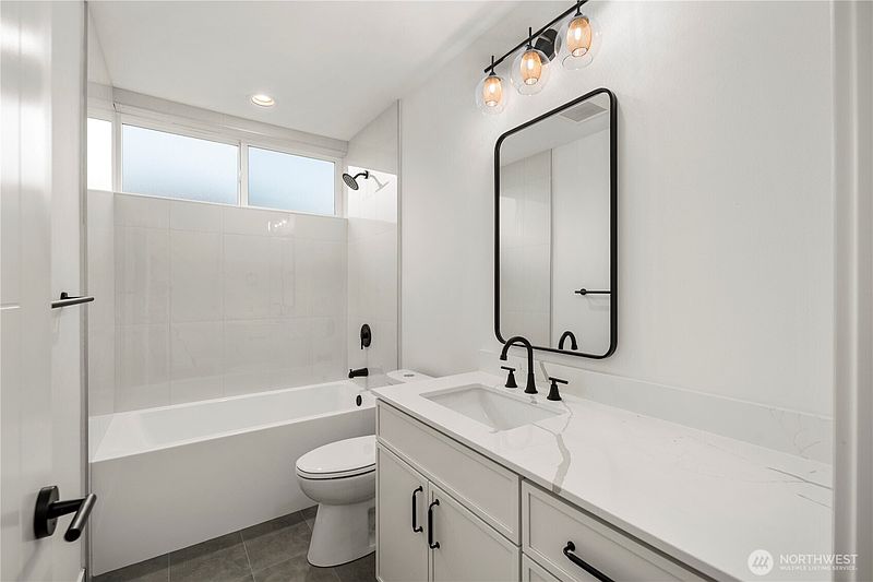 4th image of 516 N 102nd Street