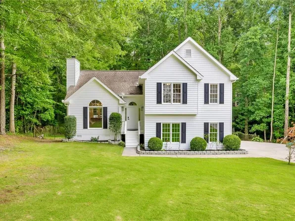 5825 Rolling Oaks Cir, Cumming, GA 30040