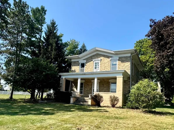 2 Obrien Ct, Columbus, WI 53925