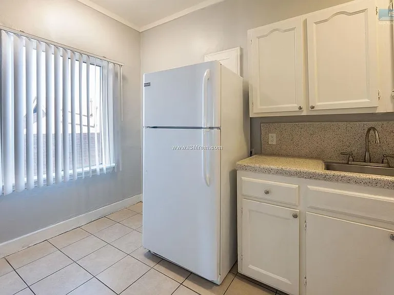 43rd Place Apartments — Photo 1