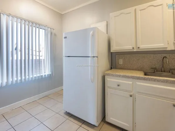 43rd Place Apartments