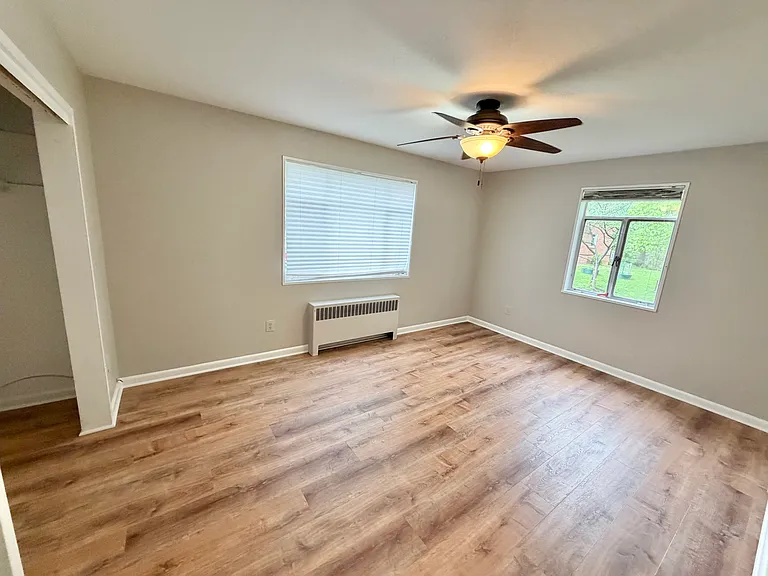 10305 Montrose Ave #101 — Photo 16