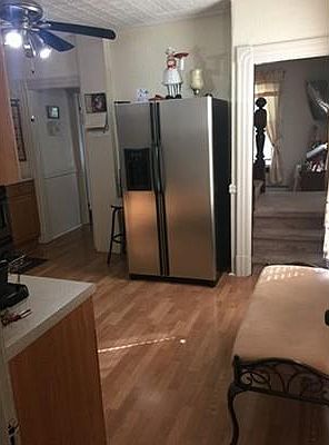 4th image of 231 W Franklin St