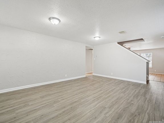 5th image of 7734 Barhill Post