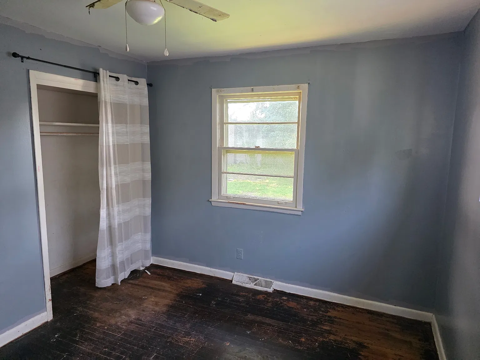 3 bed, 1084 sqft, $1,225 — Photo 2