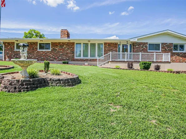 120 Clarke St, De Soto, MO 63020