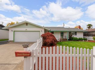 1927 Palos Verdes Dr, Roseburg, OR