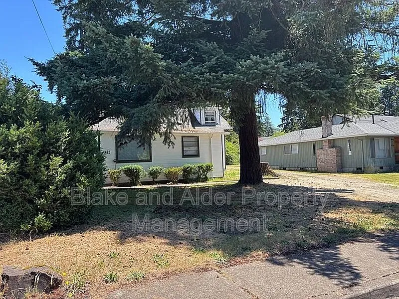 2 bed, 1.0 bath, 1084 sqft, $2,195 — Photo 2