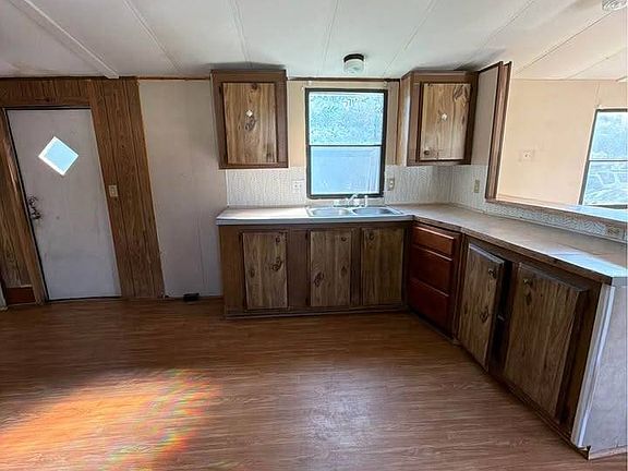 5th image of 2042 Evans Dr