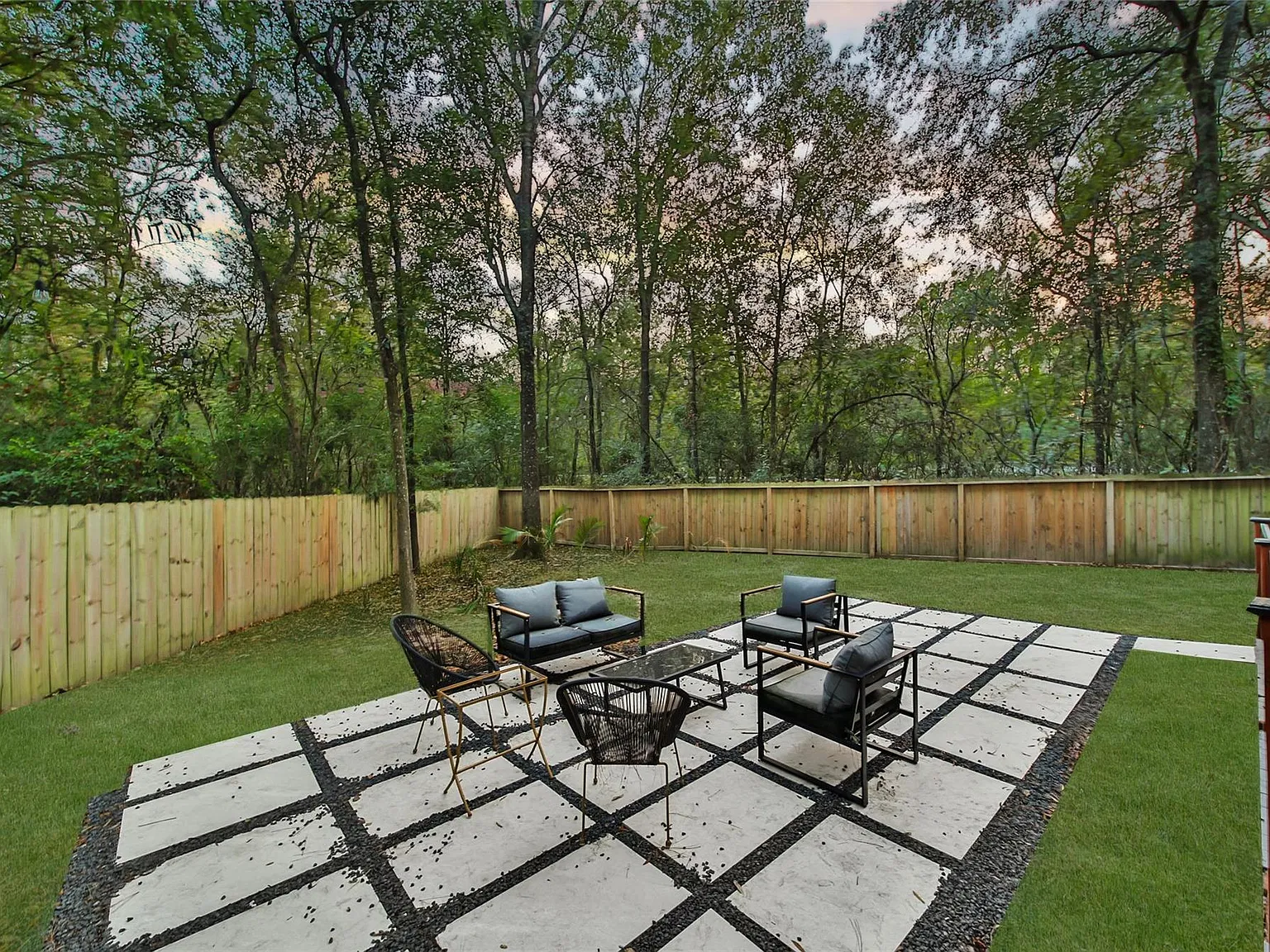 140 S Timber Top Dr — Photo 3