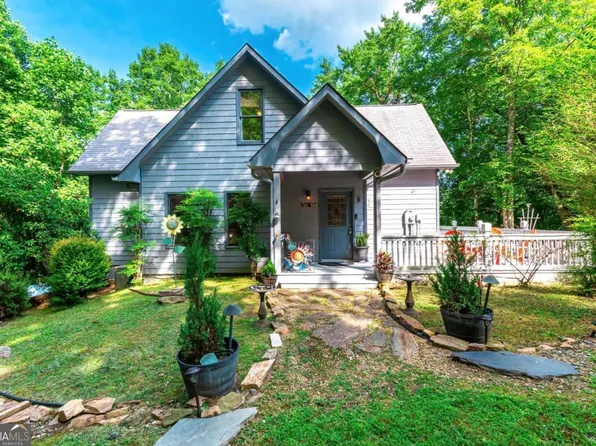 196 Pine Ln, Mineral Bluff, GA 30559